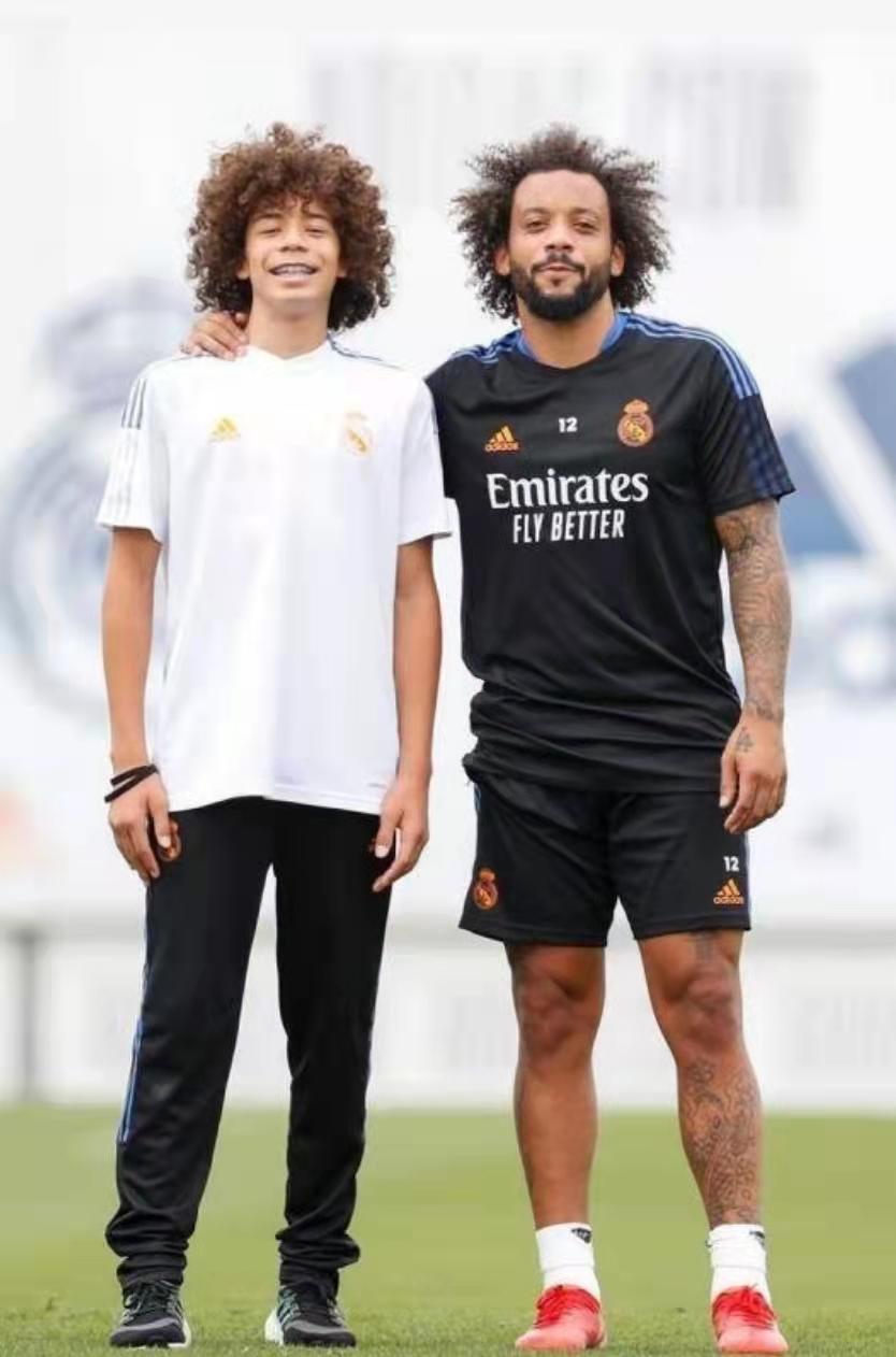 足坛神仙球专业户球员,足球后场颜值高球星