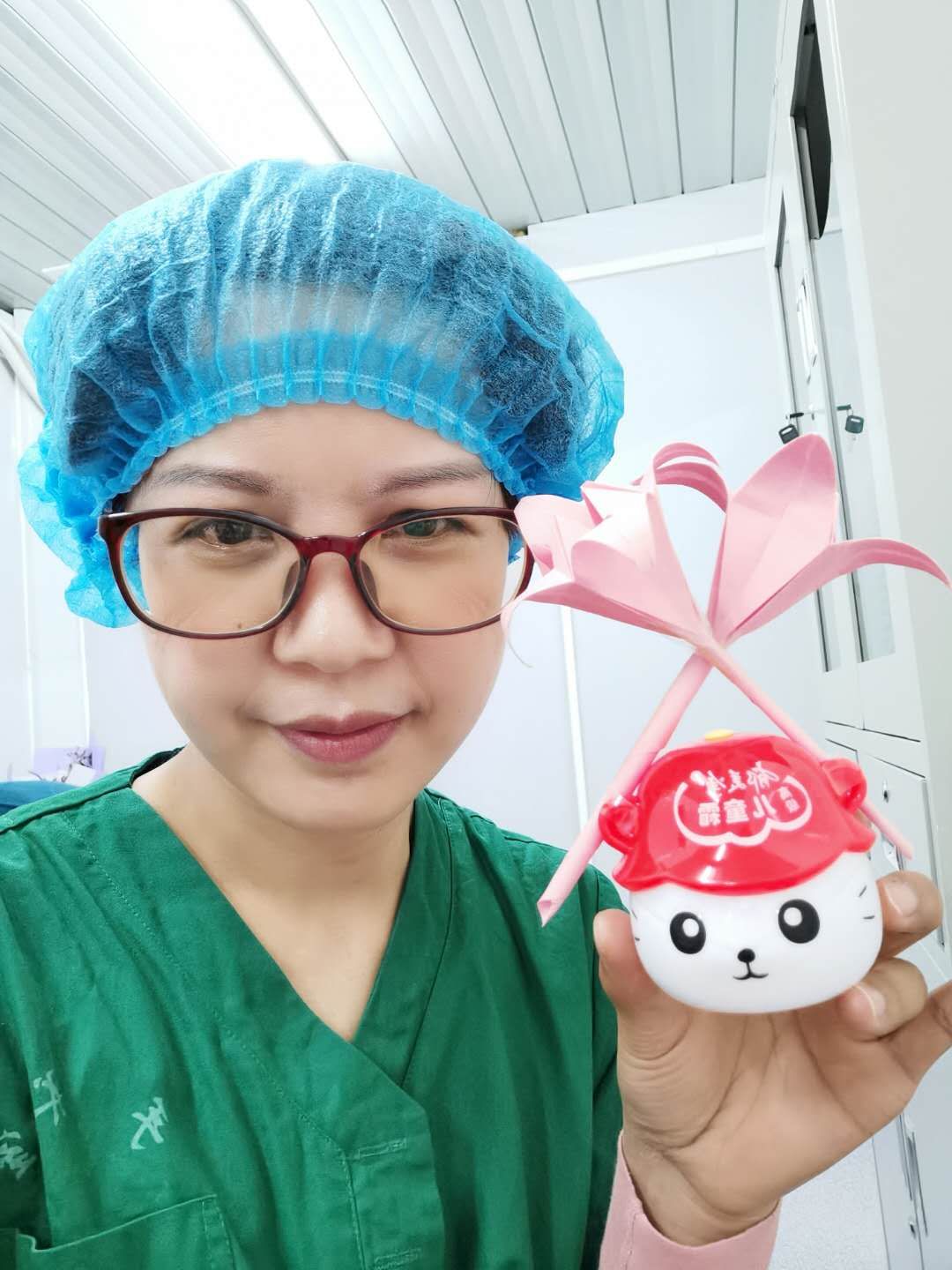 她是感染科护士也是酒店楼层长，祝在鄂州的她们节日快乐