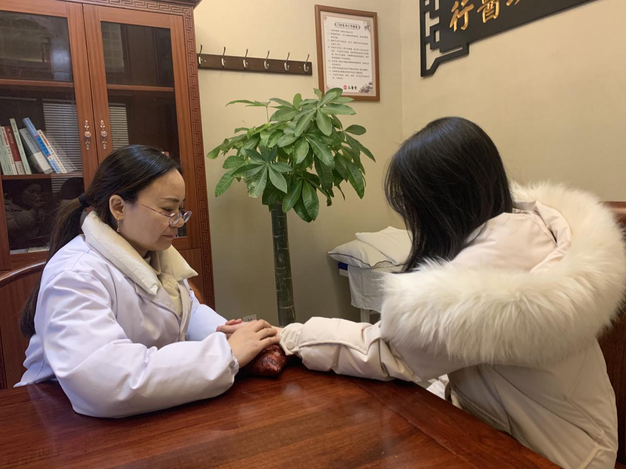 穴位按摩治失眠三个穴位助你入睡,失眠最快入睡方法按哪个穴位治疗