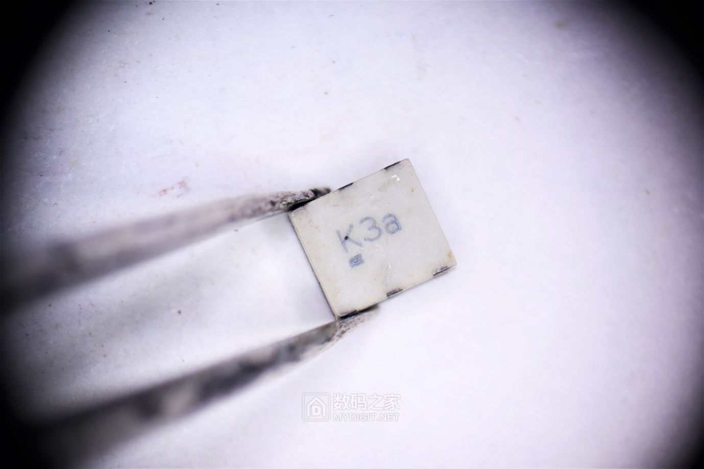 微观拆解：陶瓷滤波器和一个有源晶振，原理介绍及部件解析