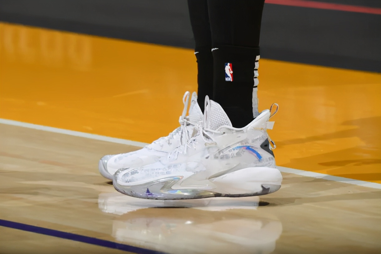 NBA球员上脚：卡鲁索穿安踏球鞋，巴特勒的驭帅14很骚气