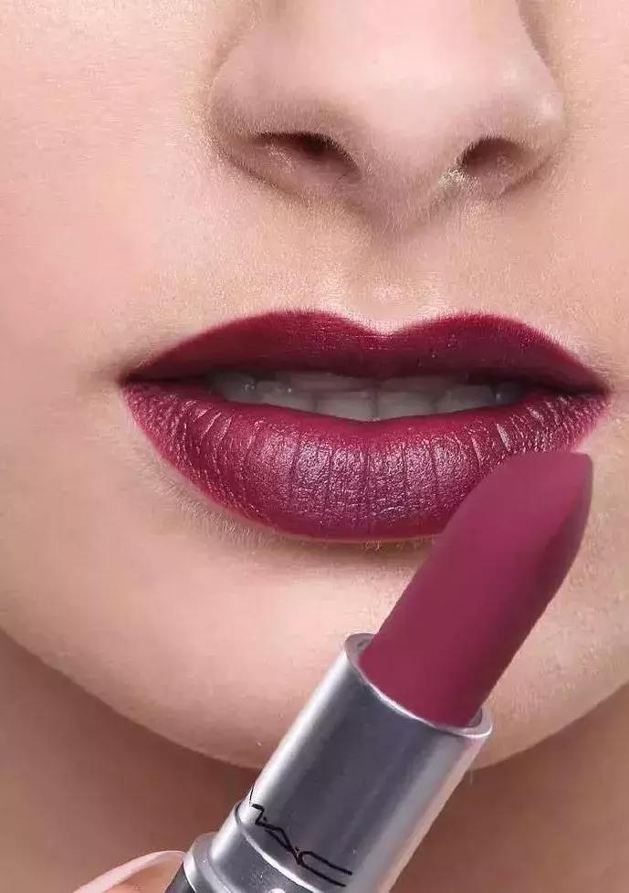 mac新款口红子弹头,mac子弹头口红外壳是磨砂的吗