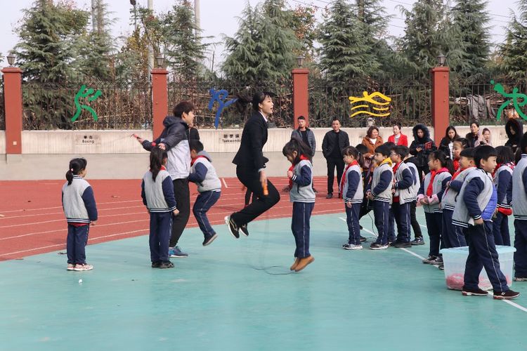 郑州新徽实验学校直播,郑州新徽实验学校喜迎元旦