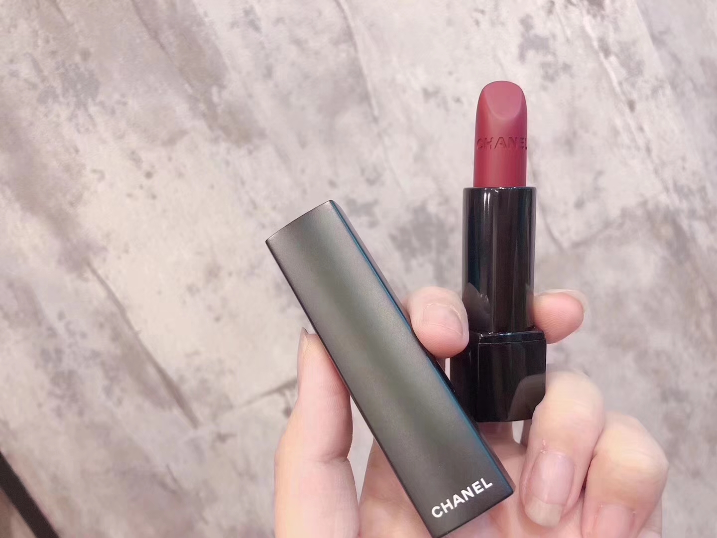 tf鍙ｇ孩鏄剧櫧,鏄剧櫧鍙ｇ孩鑹插彿