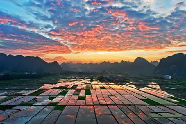 广东云浮市，经济发展缓慢，民众戏称改名太过失败，原名让人怀念