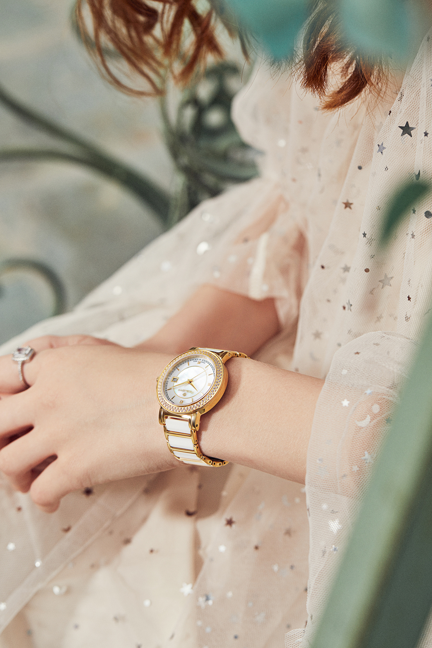 品牌正品小绿表女简约轻奢气质款,时尚满天星女表