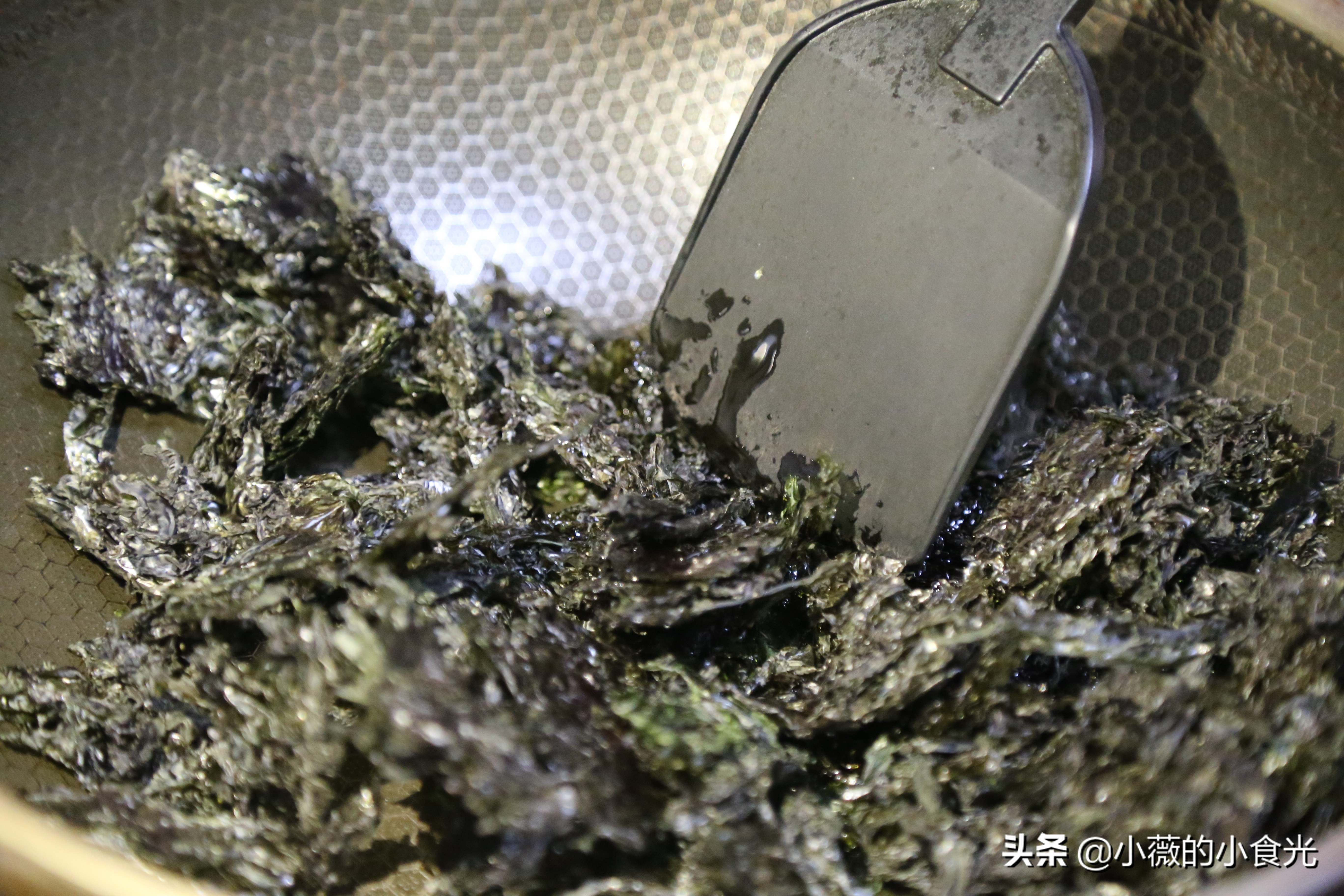 挑战用紫菜做酥脆美味、入口即化的海苔，在家几块钱5分钟就搞定
