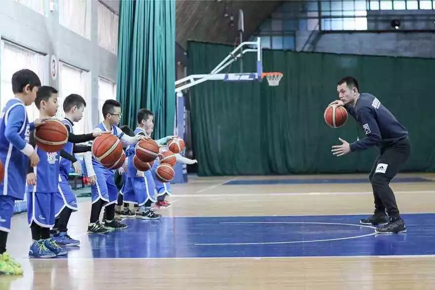 不懂徒弟的心，师父万般武艺也没用——幼儿篮球教学篇