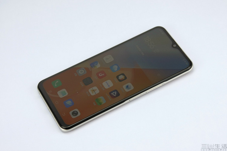 为啥电脑性能好的比手机贵,同样的电脑价格差别大