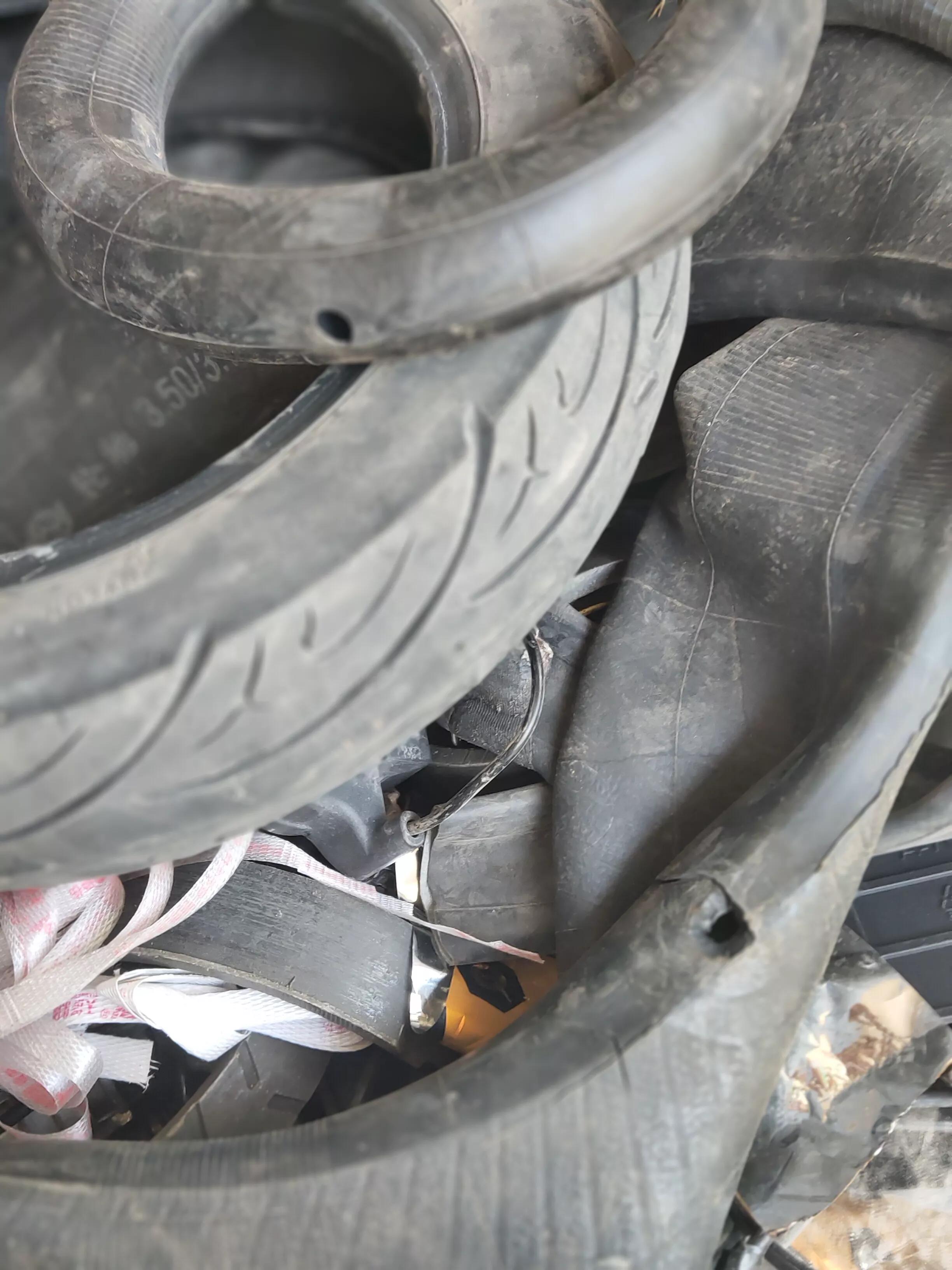 摩托车轮胎扎胎怎么补救最好,摩托后胎总是扎胎