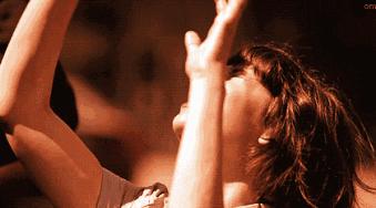 这把小黑伞3折卖89元一把，却有施华洛世奇水晶伞扣，太嚣张了吧