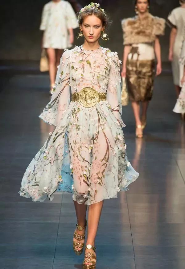 夏天时尚洋气的裙子,夏天的裙子别乱买