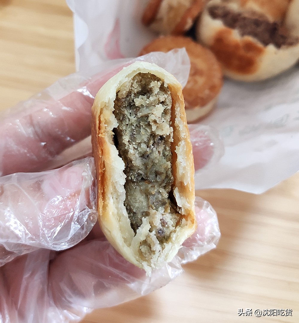 长春红旗街虎林胡同绿豆饼,好吃酥得掉渣的绿豆饼