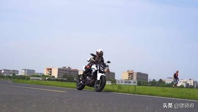 追300减重增配之后，与302S相比都有哪些进化和差异？