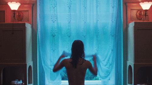 最奢侈的事是拥有梦想,最奢侈的事就是陪在你身边