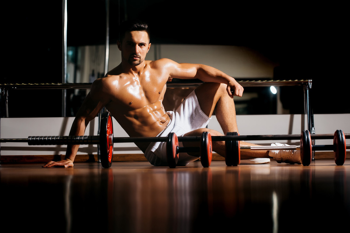 练肩的时候肩部咯吱响是为什么,肩关节的训练方法及关注事项