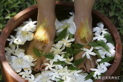 泡脚用的盆有讲究的吗,泡脚盆泡脚好吗