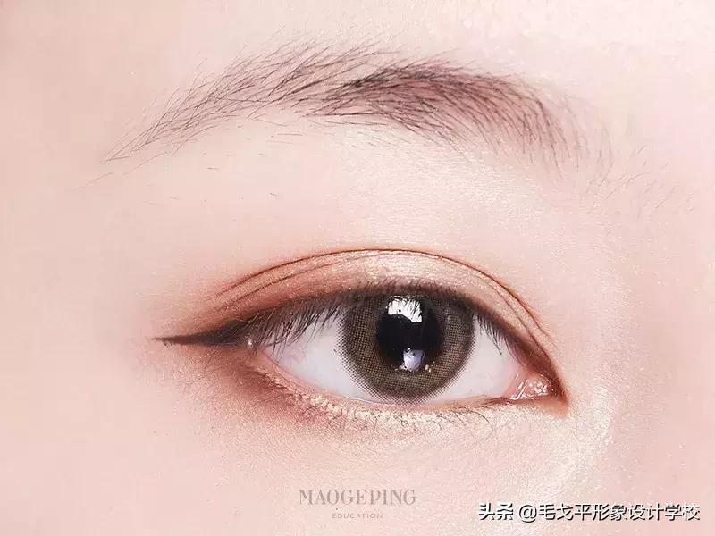 超小眼单眼皮画大眼妆教程,小眼睛眼妆怎么画显大又干净教程