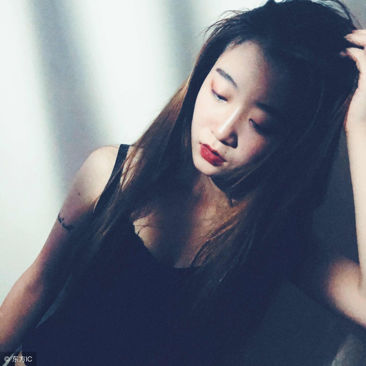 为什么女朋友会不信任自己,女朋友从一开始就不信任你