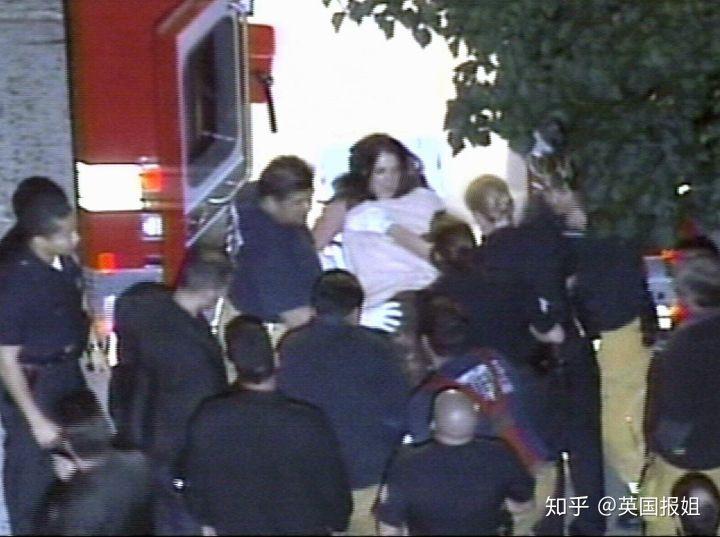 小甜甜布兰妮被父亲监禁13年,小甜甜布兰妮被父亲囚禁12年