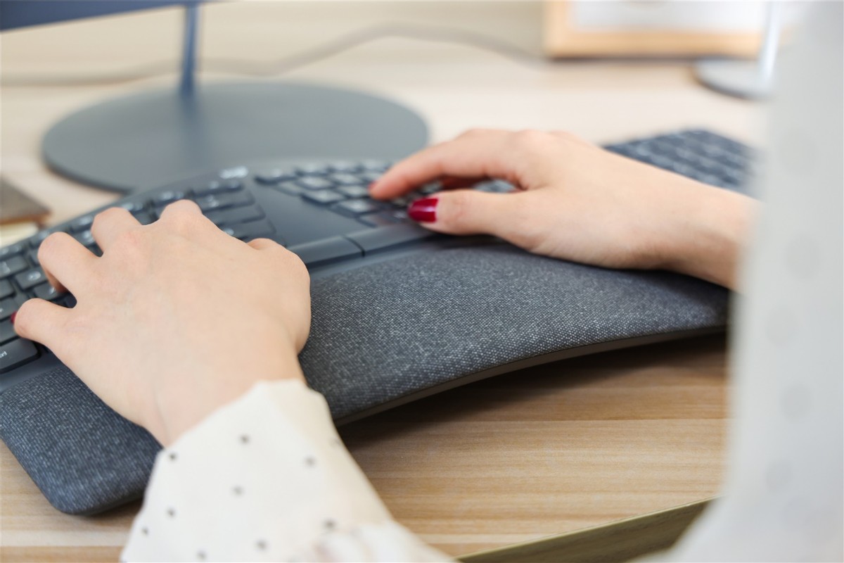 缃楁妧ergok860鐪熷疄娴嬭瘎,缃楁妧k780閿洏娴嬭瘯