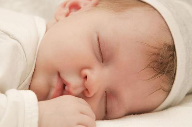 宝宝喝奶总是留下最后一点,宝宝喝奶老是剩一点点怎么回事