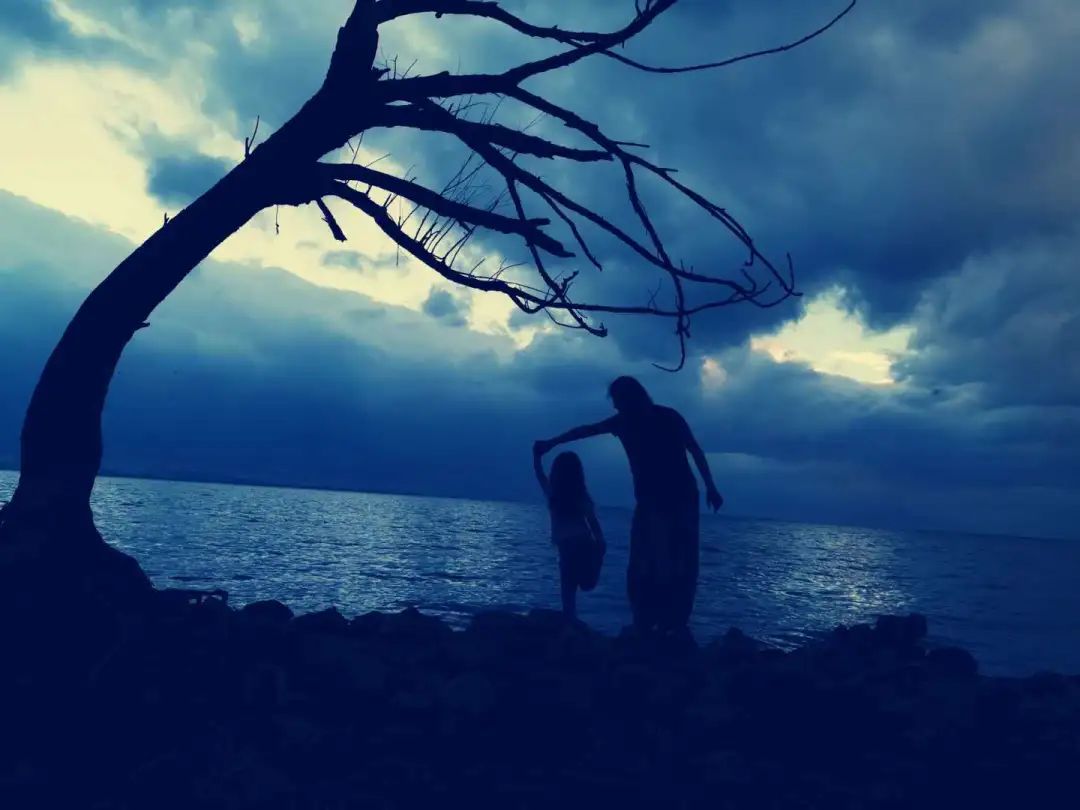 女孩说谢谢你陪我一天,我对象说七夕陪我