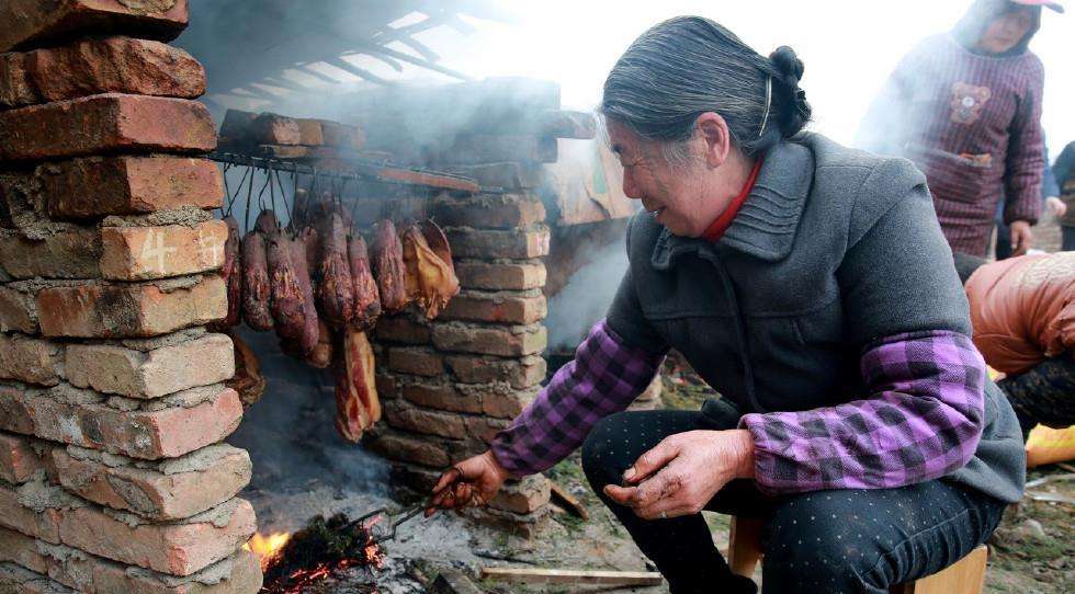 熏腊肉用什么树木好吃,烟熏腊肉用什么树枝最好