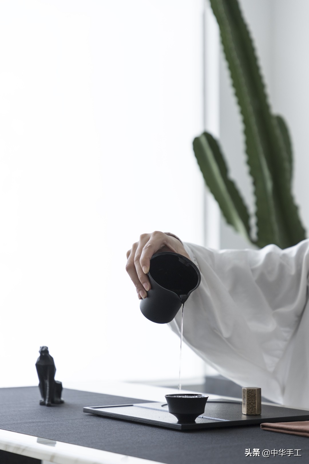 茶盘喝茶的正确方法,喝茶怎样选茶盘