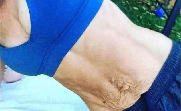 产后42天腰酸背痛是怎么回事,产后四个月晚上睡觉但腰酸背痛