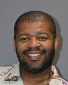 日本妻子与美国丈夫合谋诱骗女孩到酒店性侵，妻子还帮忙翻译