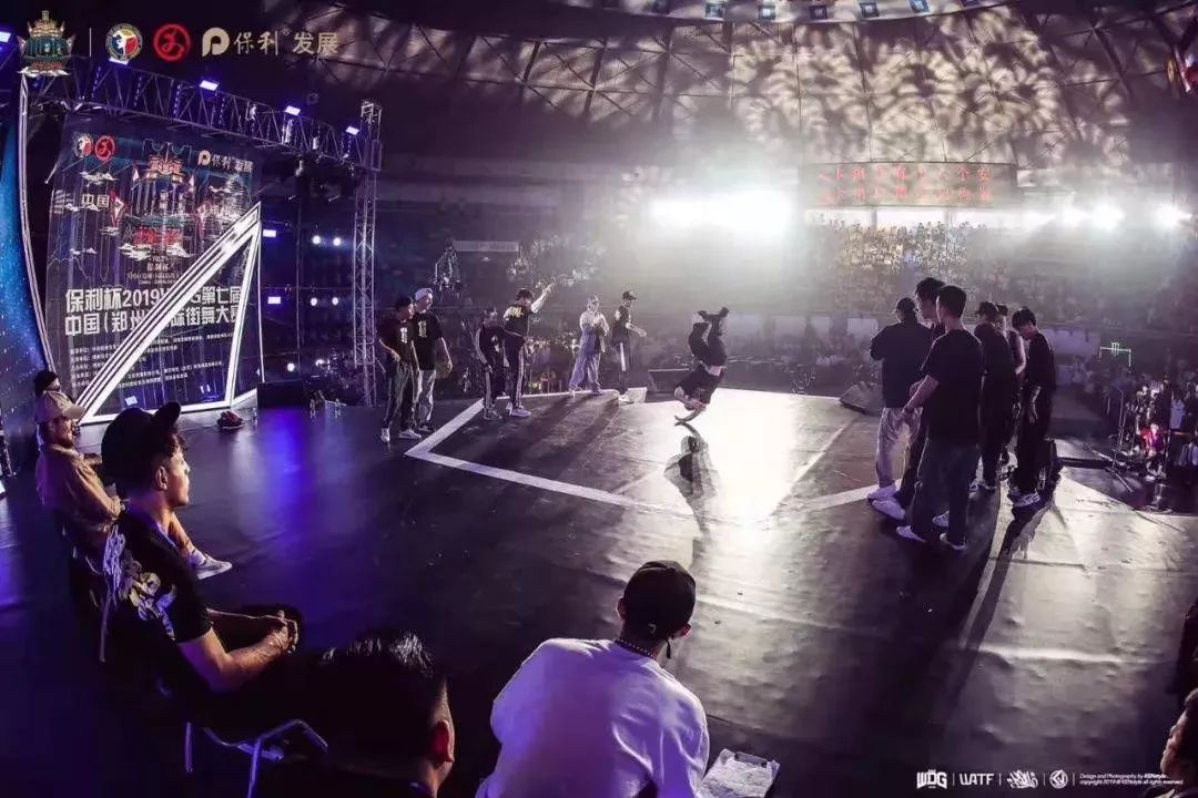 致敬郑州北龙湖,郑州暴雨感人瞬间致敬子弟兵