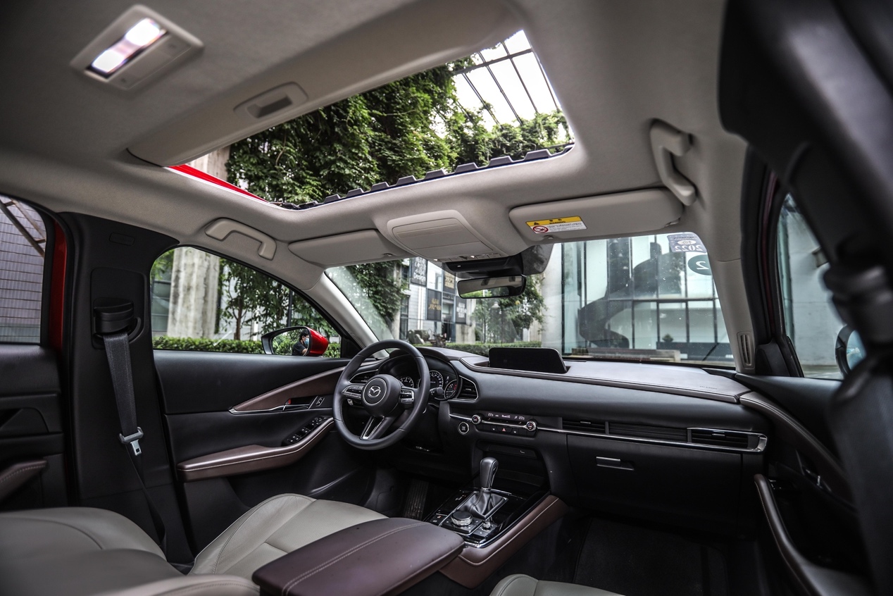 试驾马自达cx30手动挡,马自达cx-30选色