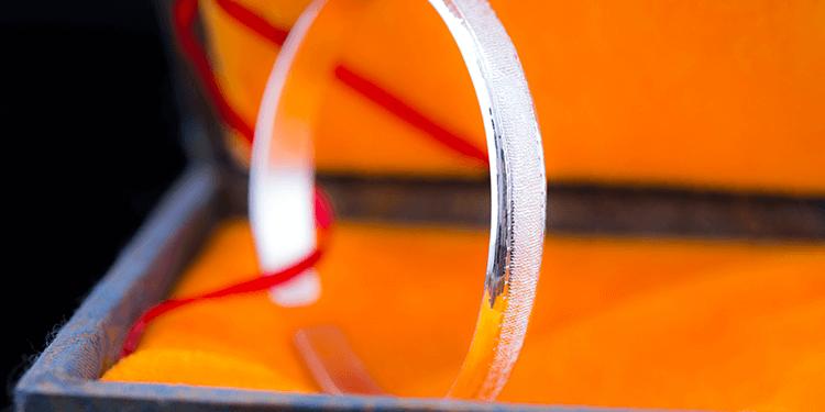 纯银饰品变色吗,纯银饰品为什么发黄