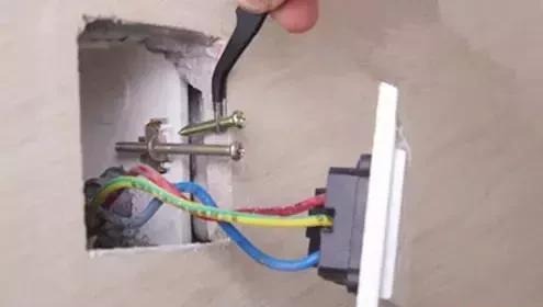 猫咪耳机线坏了怎么办,插座底盒坏了怎么办