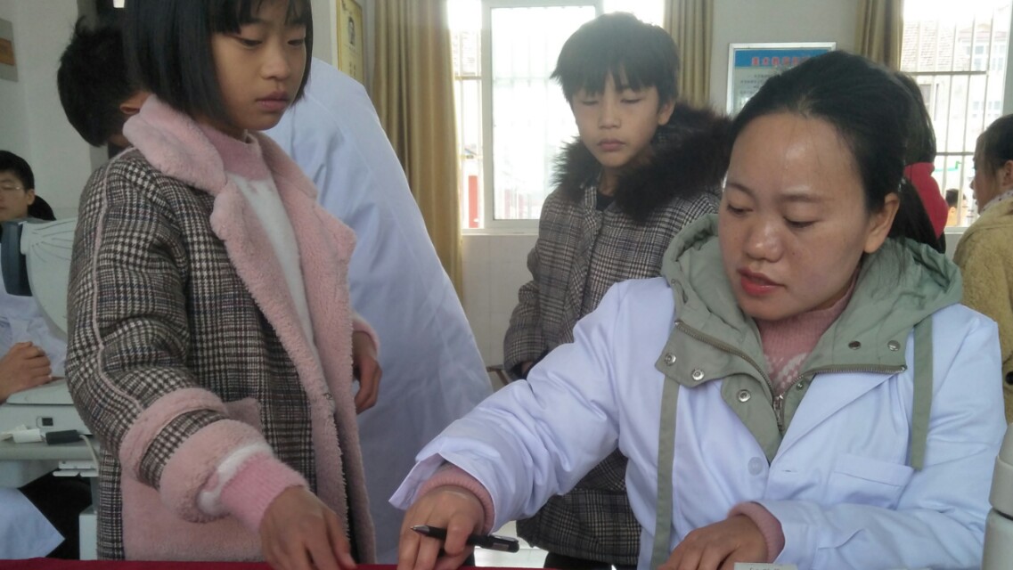 人民医院儿童近视,人民医院临泉体检学生