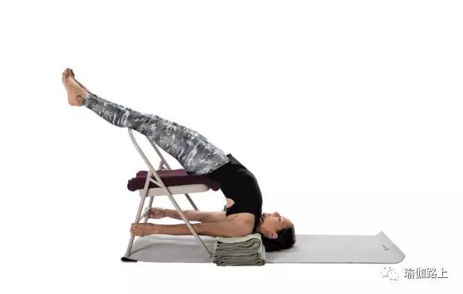 有腰椎颈椎病哪些瑜伽动作不能练,有颈椎病可以练后弯瑜伽体式