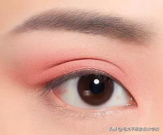 三分钟学会夹睫毛和刷睫毛,教你刷睫毛全过程