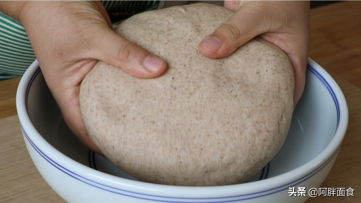 多用这菜调包子馅，多用这面擀包子皮，孩子吃促消化，成人吃减肉