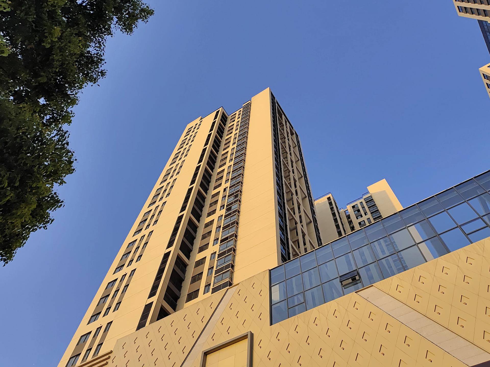 iQOONeo3是一款适合年轻人使用的手机，iQOONeo3评测