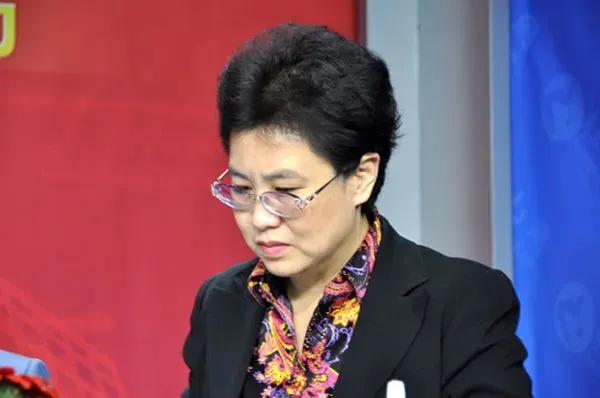 首次披露！在*疆新**工作超30年女“老虎”，敛财首站是在他的手下