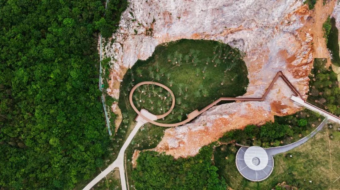 矿坑改造最美公园,矿坑改造湿地公园视频