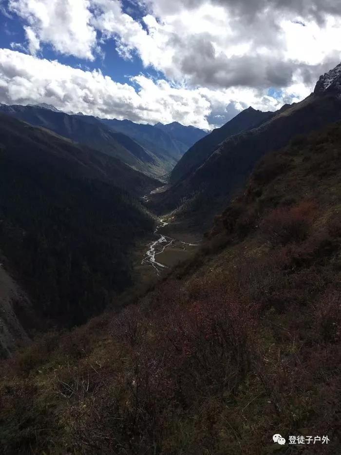 稻城亚丁游记完整版,稻城亚丁游记1000字