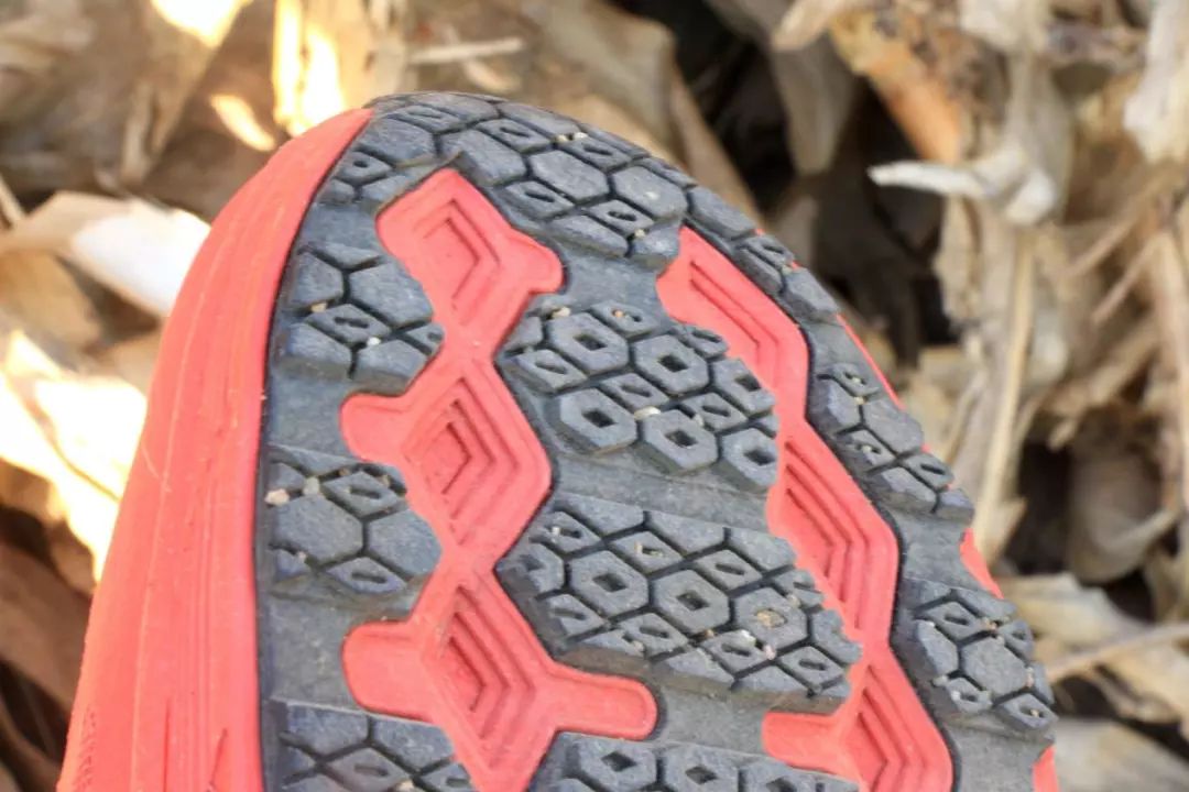 长距离跑步首选，为你的跑步增色：R2赤道LSD跑鞋评测