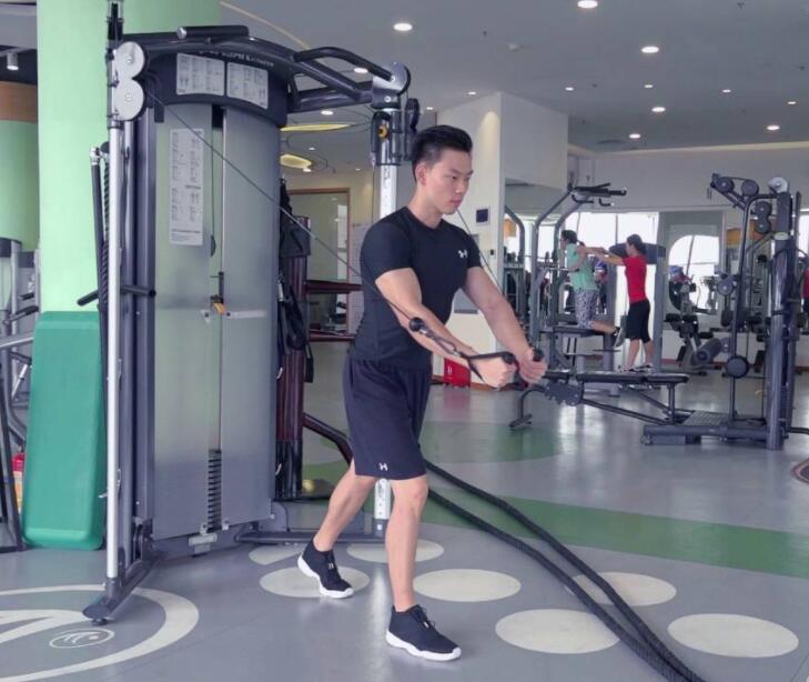 男生如何快速练出胸肌,男生怎么最快练出来胸肌