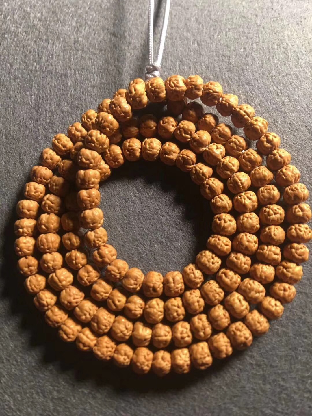 什么纹路的小金刚菩提子值得盘玩,金刚菩提18mm的还是22mm的好