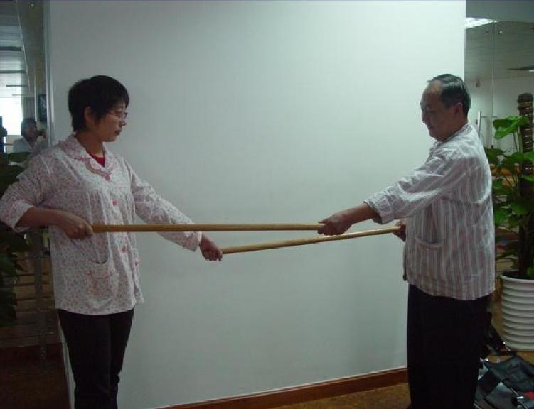 锻炼颈椎和肩周炎的体操视频,最简单的肩周炎的保健操