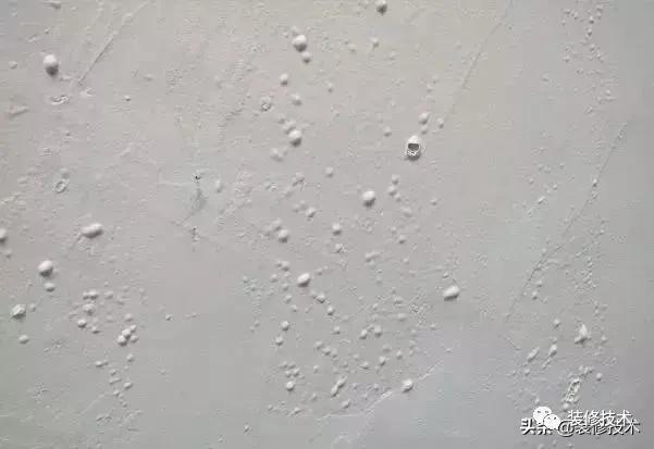 腻子粉起粉发黄脱落是什么原因,刮腻子后起泡脱层是怎么回事