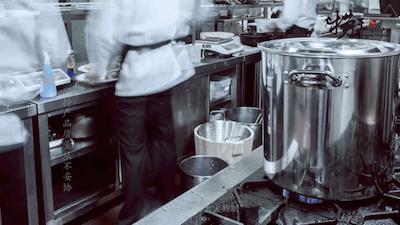 靠这一锅鸡开了几十家分店,靠着一锅鸡开了几十家分店