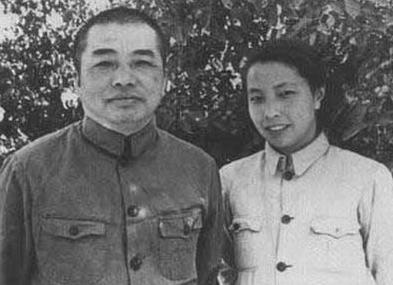 1952年彭老总回国治病，邓华上将为何说：粟裕任志愿军总司令